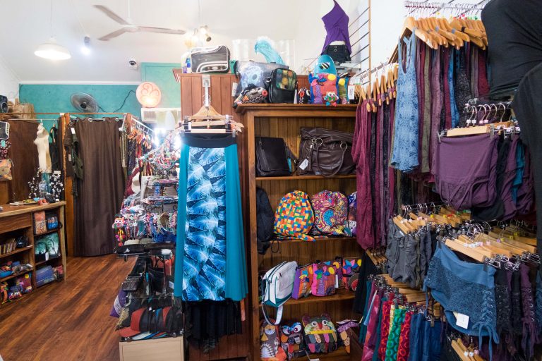 Guide To Shopping In Kuranda Village Cairns & Great Barrier Reef