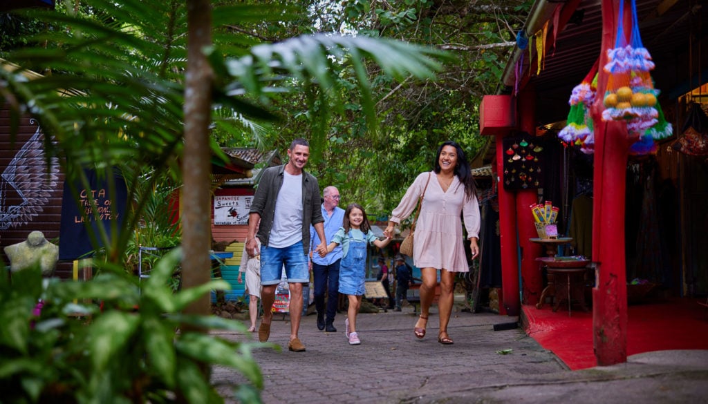 family at kuranda markets