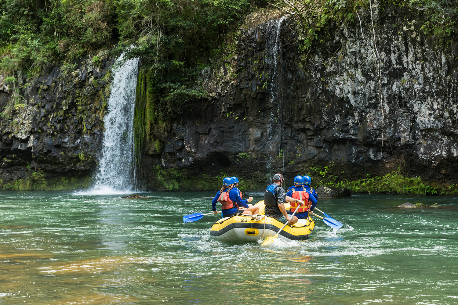 Raging Thunder Tully River Rafting